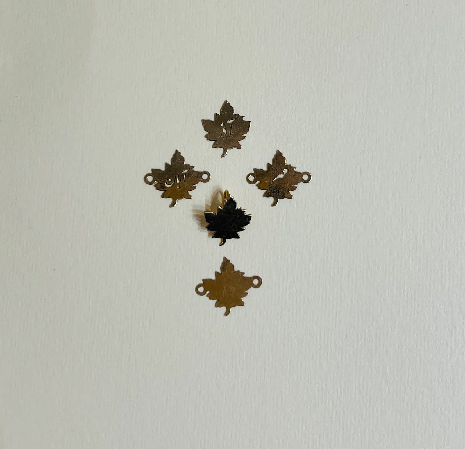 پلاک های گردنبندی و دستبندی
