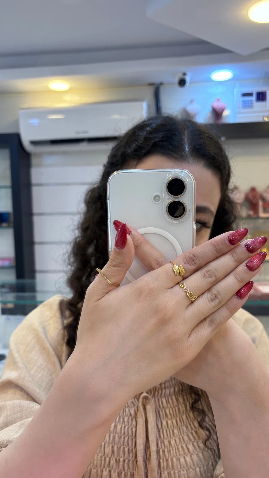 انگشتربدون اجرت، تصویر 4